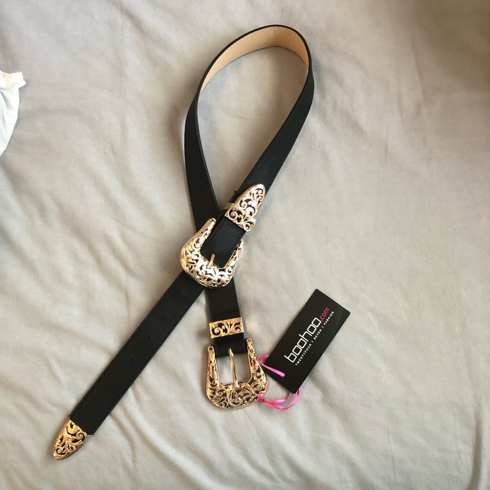 Boohoo belt NWT